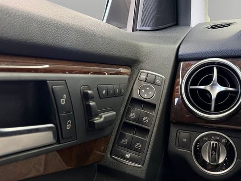 Used 2015 Mercedes-Benz GLK 250 BlueTEC 4MATIC w/ Premium 1 Package image 19