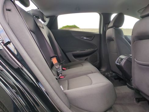 Used 2025 Chevrolet Malibu LT FWD image 32