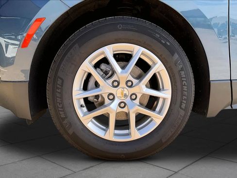 Certified 2024 Chevrolet Equinox LT FWD image 11