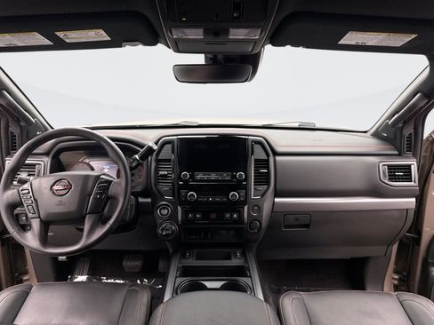 Used 2023 Nissan Titan PRO-4X w/ Pro-4x Convenience Package AWD/4WD image 14