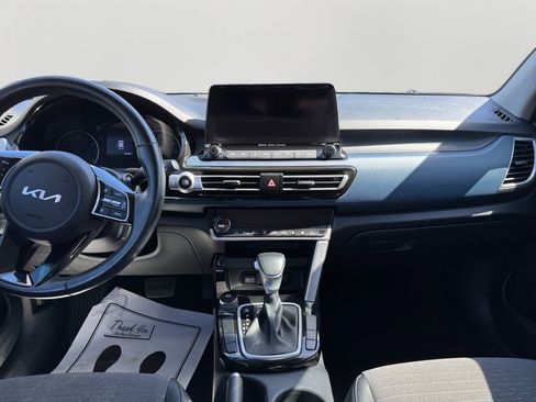 Used 2023 Kia Seltos S w/ Navigation Package image 16