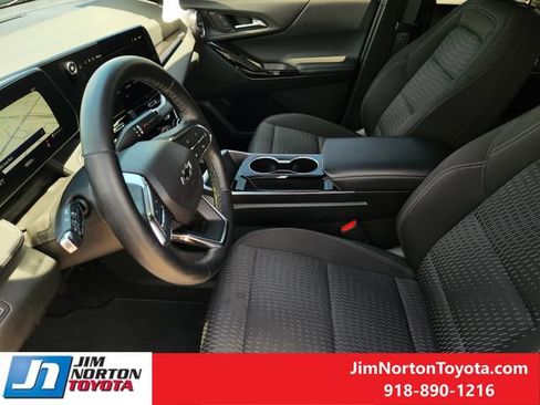 Used 2025 Chevrolet Equinox LT w/ Safety and Technology Package AWD/4WD image 14