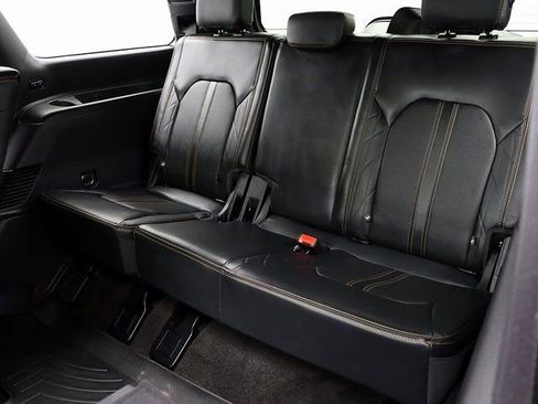 Used 2023 Ford Expedition Platinum image 12