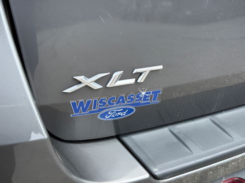 Certified 2022 Ford Explorer XLT w/ Equipment Group 202A AWD/4WD image 22