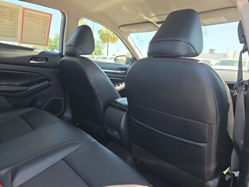 Used 2025 Nissan Altima 2.5 SR image 15