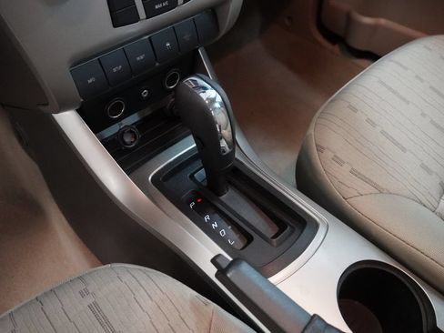 Used 2011 Ford Focus SE FWD image 22
