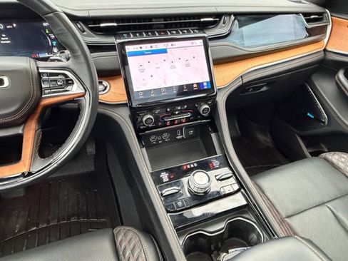 Used 2022 Jeep Grand Cherokee Summit AWD/4WD image 14