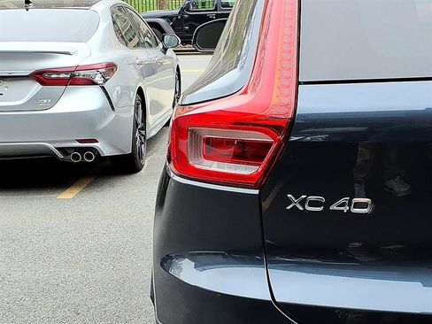 Used 2019 Volvo XC40 T5 Inscription AWD/4WD image 11