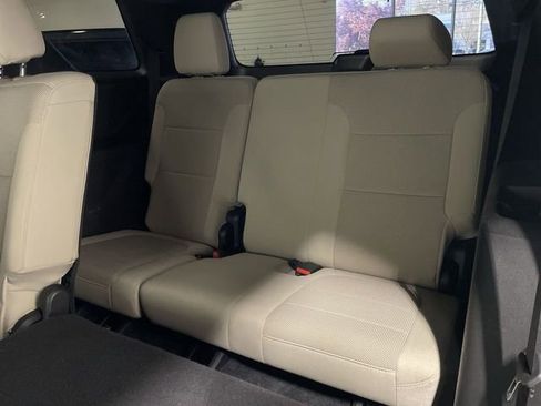Used 2023 Chevrolet Traverse LS image 24