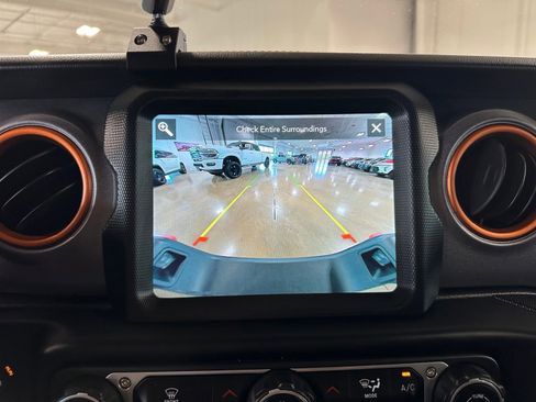 Used 2023 Jeep Gladiator Mojave w/ LED Lighting Group AWD/4WD image 28