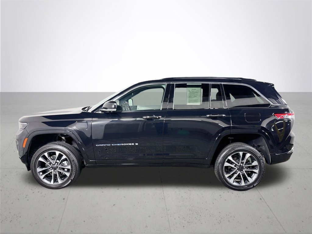 Certified 2023 Jeep Grand Cherokee Overland w/ Advanced Protech Group III AWD/4WD image 10