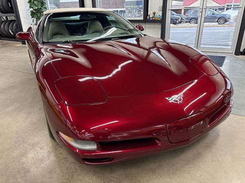 Used 2003 Chevrolet Corvette Convertible w/ Preferred Equipment Group1 image 21