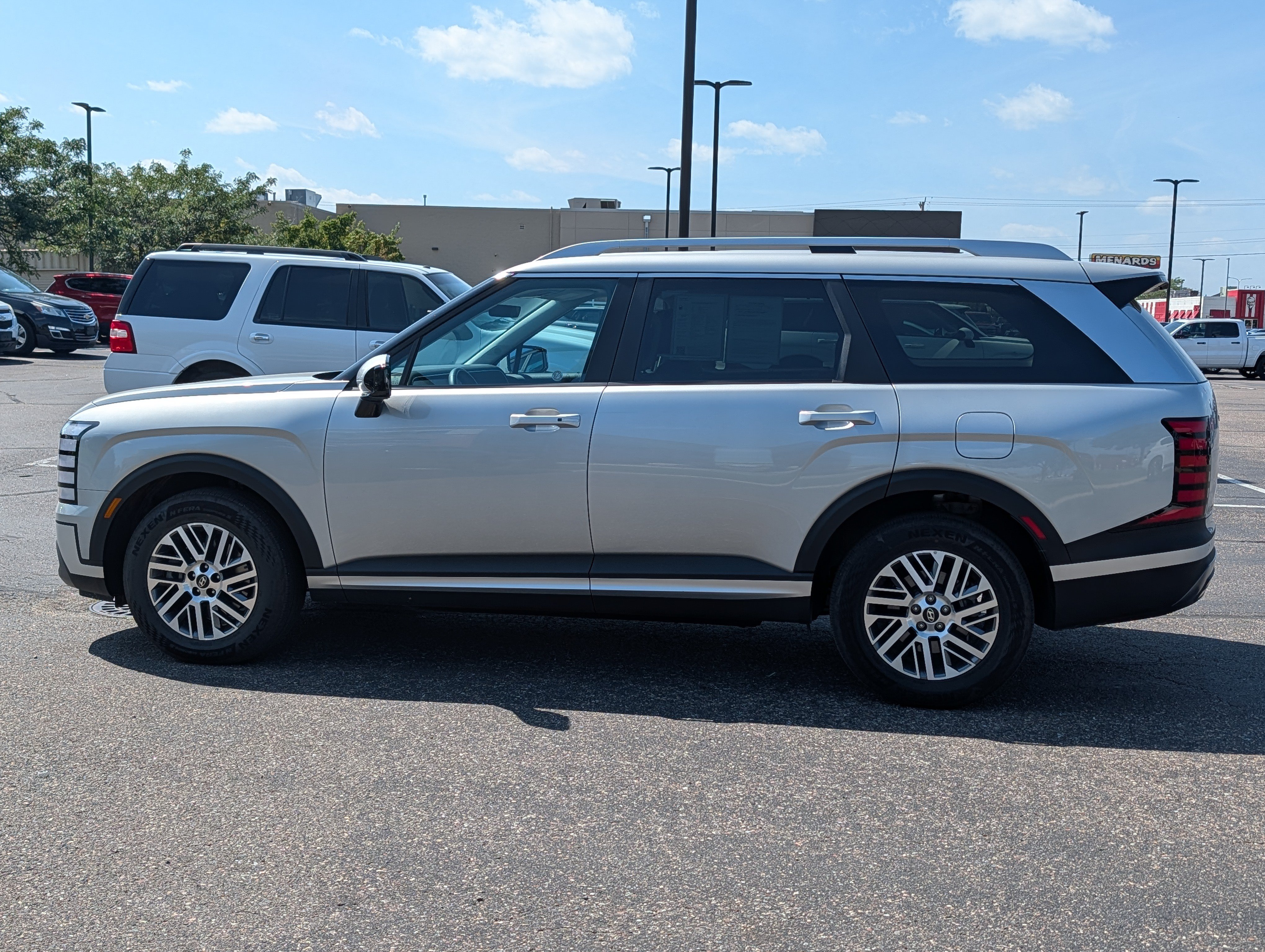 Used 2026 Hyundai Palisade SEL AWD/4WD image 2