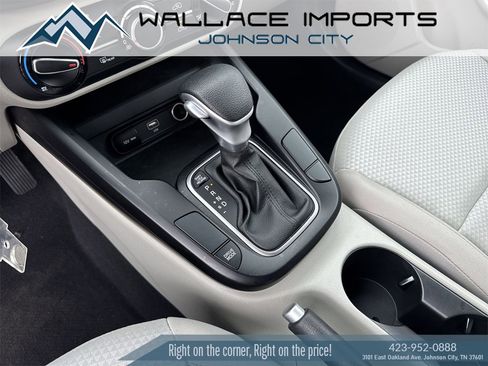 Used 2023 Kia Soul LX w/ LX Technology Package image 16