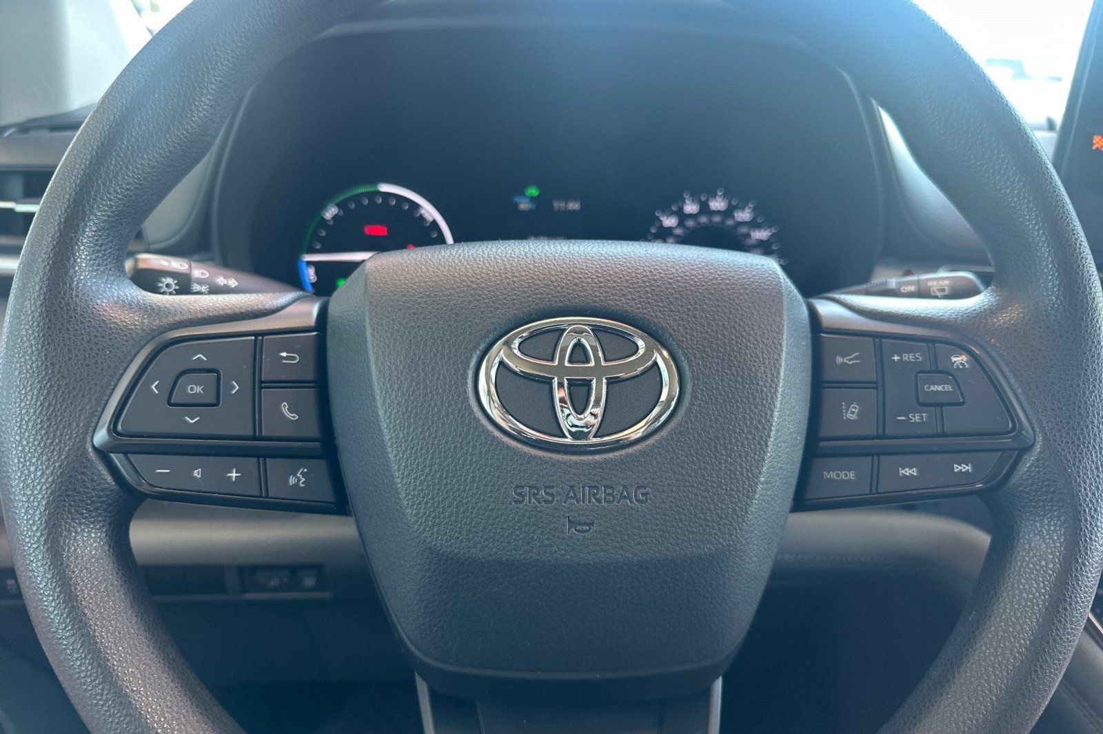 Certified 2024 Toyota Sienna LE AWD/4WD image 27