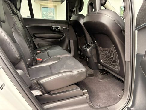 Used 2020 Volvo XC90 T5 Momentum w/ Protection Package Premier AWD/4WD image 12
