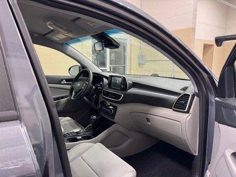 Used 2019 Hyundai Tucson SE image 5