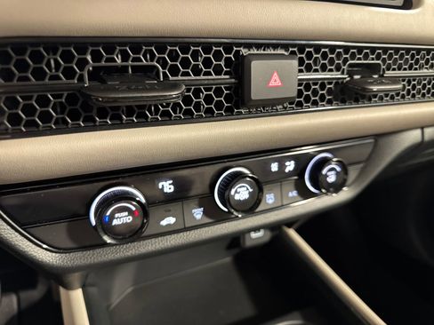 Certified 2023 Honda HR-V LX image 22
