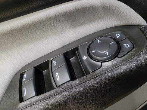 Used 2024 Chevrolet Equinox LS AWD/4WD image 27