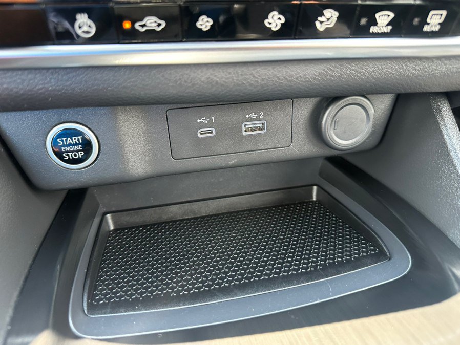 Used 2022 Nissan Rogue SV AWD/4WD image 25