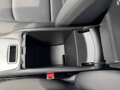 Used 2018 Chevrolet Malibu LT FWD image 16