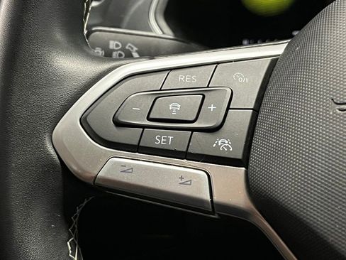 Certified 2023 Volkswagen Tiguan SE R-Line FWD image 25