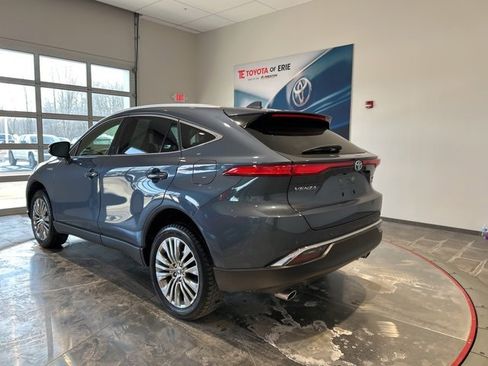 Certified 2021 Toyota Venza XLE w/ Softex Package image 5