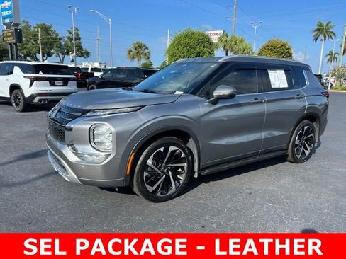 Used 2022 Mitsubishi Outlander SEL FWD image 3