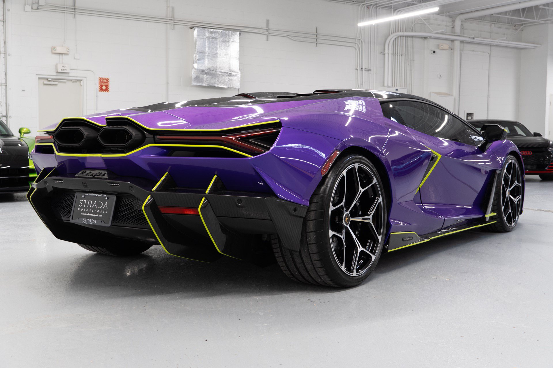 Used 2024 Lamborghini Revuelto AWD/4WD image 17