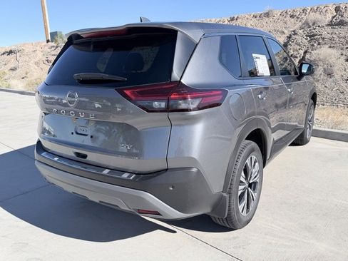 Used 2023 Nissan Rogue SV image 7