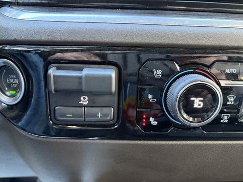 Used 2025 Chevrolet Silverado 2500 LTZ w/ LTZ Premium Package image 17