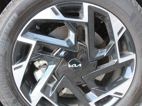 Certified 2025 Kia Sportage SX FWD image 18