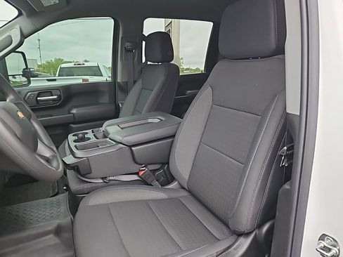 Used 2025 Chevrolet Silverado 2500 Custom w/ Custom Value Package image 13