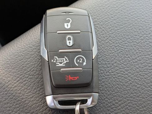 New 2026 RAM 1500 4x4 Crew Cab image 34