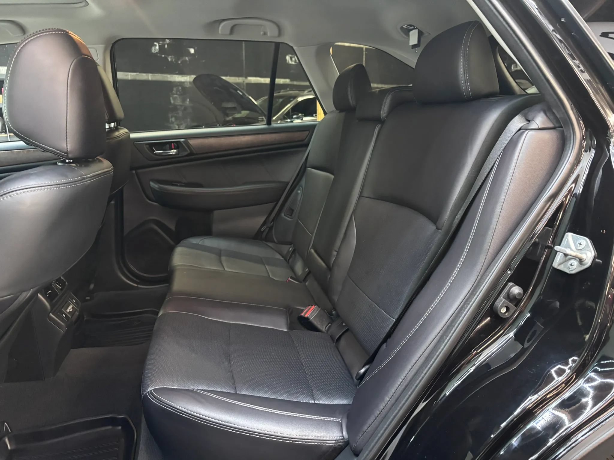 Used 2018 Subaru Outback 2.5i Limited AWD/4WD image 21