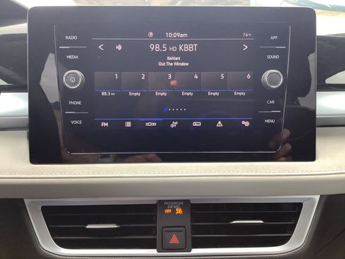 New 2026 Volkswagen Taos SE FWD image 16