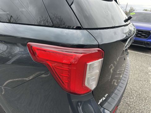 Certified 2022 Ford Explorer XLT w/ Equipment Group 202A AWD/4WD image 10