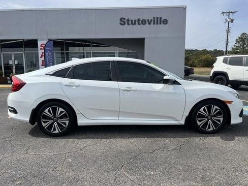 Used 2017 Honda Civic EX-L image 2