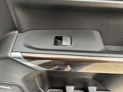 Used 2019 Chevrolet Silverado 1500 RST image 32