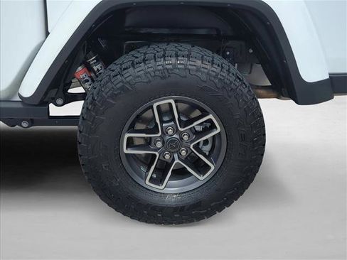Used 2026 Jeep Gladiator Mojave AWD/4WD image 23