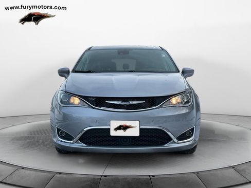 Used 2019 Chrysler Pacifica Touring Plus w/ Advanced Safetytec Group image 8