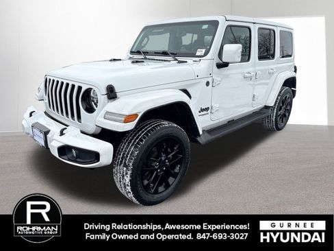 Used 2022 Jeep Wrangler Unlimited Sahara image 5