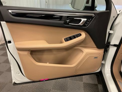 Used 2019 Porsche Macan S AWD/4WD image 18