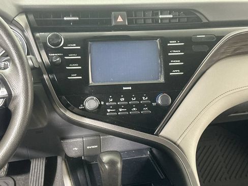 Used 2020 Toyota Camry LE FWD image 20