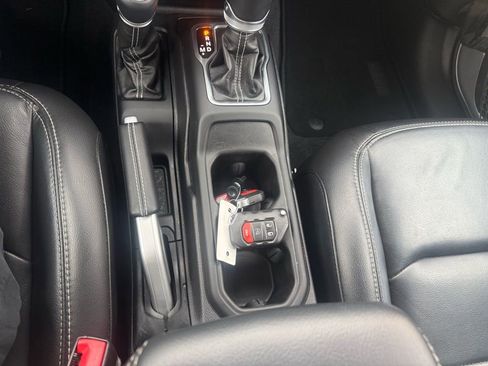 Used 2020 Jeep Gladiator Overland image 22