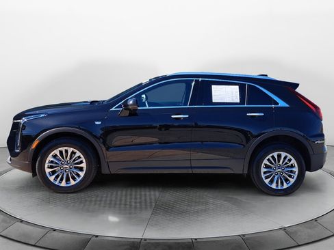 Used 2025 Cadillac XT4 Premium Luxury image 4
