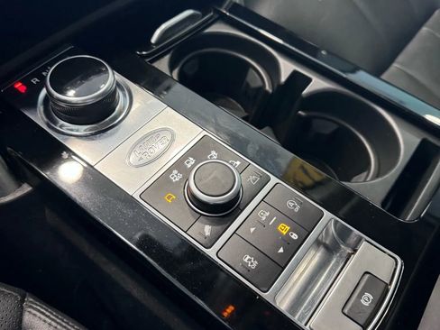 Used 2019 Land Rover Discovery HSE image 29