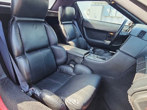 Used 1990 Chevrolet Corvette Convertible RWD image 22