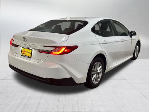 Used 2025 Toyota Camry LE image 6