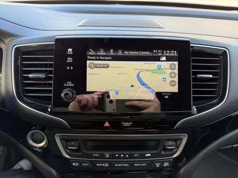 Used 2020 Honda Pilot Touring image 31